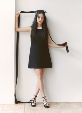 Black Minimalist Trapeze Dress | Jisoo - BlackPink