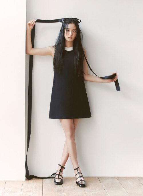 Black Minimalist Trapeze Dress | Jisoo – BlackPink