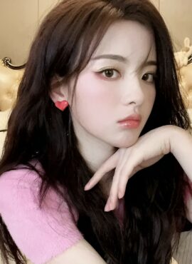 Pink Jelly Heart Stud Earrings | Leeseo – IVE