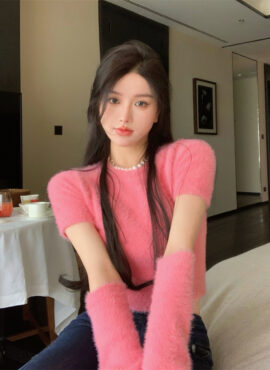 Pink Fluffy T-Shirt With Arm Warmers | Irene - Red Velvet