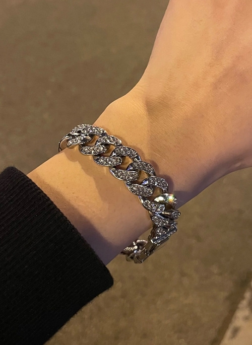 Silver Crystal Embezzled Cuban Chain Bracelet | Seulgi – Red Velvet