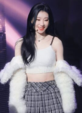 White Sequined Strap Crop Top | Chaeryeong - ITZY
