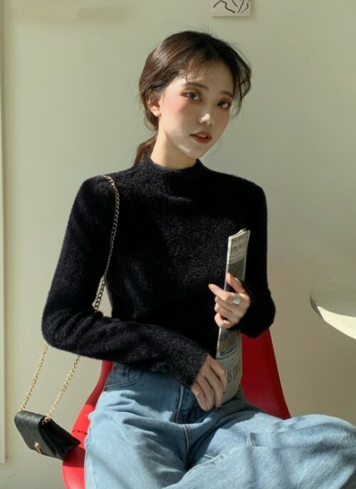 Black Fluffy Mock Neck Sweater | Ryujin – ITZY