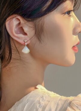 White Opal Fan Earrings| IU