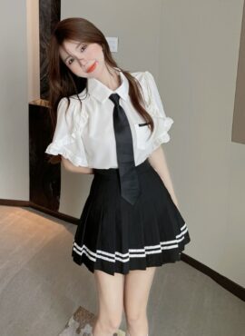 Black Pleated Mini Skirt | Jisoo - BlackPink