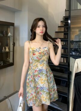 Green Oil Painting Design Floral Sling Dress | Sullyoon - NMIXX