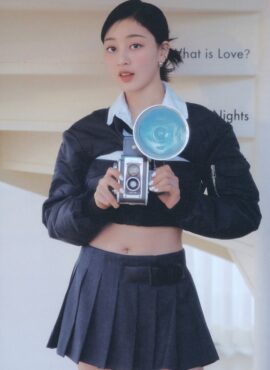 Black Buckled Pleats School Girl Skirt | Jihyo - Twice