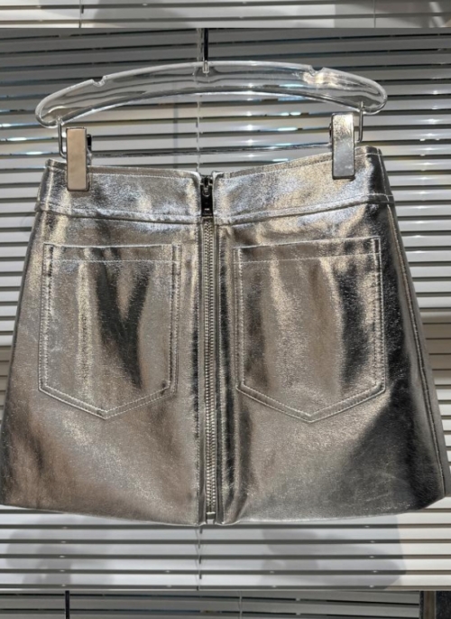 Silver Grey Zip-Up Mini Skirt | Haerin - NewJeans