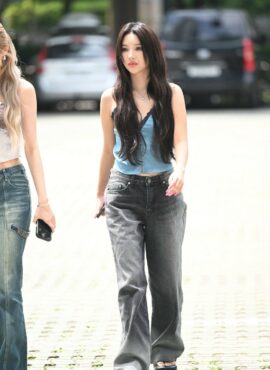 Black Straight Cut Washed Jeans | Soyeon – (G)I-DLE