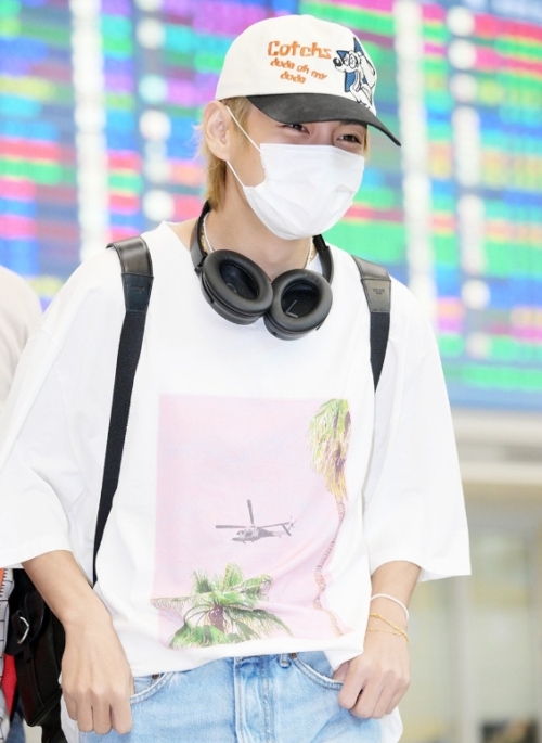 White Scenery Print T-Shirt | Taehyung – BTS