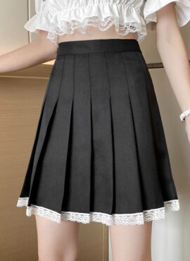 Black Laced School Girl Pleated Skirt | Sullyoon - NMIXX