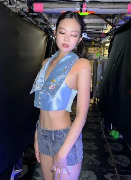 Blue Floral Doll Collar Cropped Top | Jennie – BlackPink