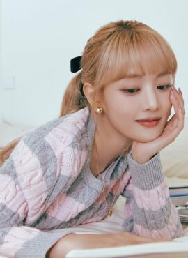 Gold Solid Heart Earrings | Minnie - (G)I-DLE