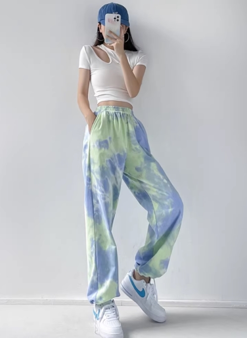 Green and Blue Tie-Dye Pants | Chaeryeong - ITZY