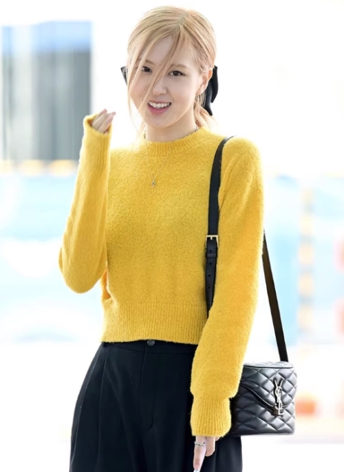 Yellow Crew Neck Knit Sweater | Rose - BlackPink