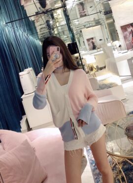 Pink Colorblock Buttoned Cardigan | Yeri – Red Velvet