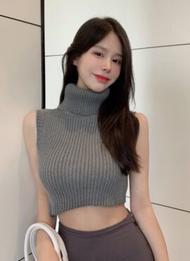 Grey Asymmetrical Knitted Top | Lisa - BlackPink