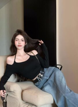 Black Halter Off-Shoulders Crop Top | Yujin – IVE
