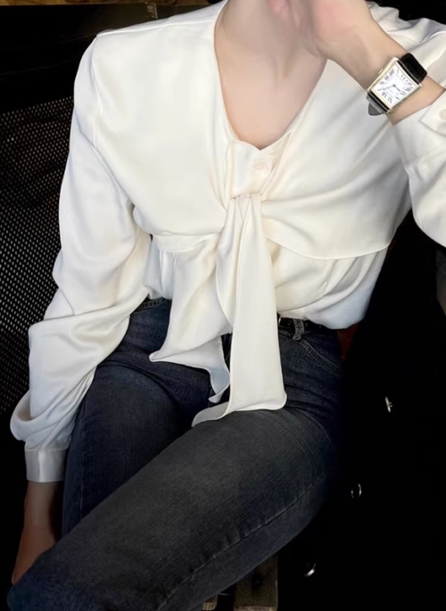 White Long Sleeve Tie Shirt | Jisoo - BlackPink