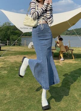 Blue Front Slit Flared Denim Skirt | Sihyeon - Everglow