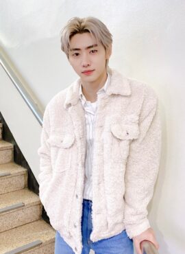 Beige Button-Up Fleece Jacket | Sunghoon – Enhypen
