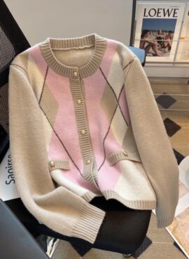 Beige And Pink Argyle Cardigan | Han Hae Na - A Good Day To Be A Dog