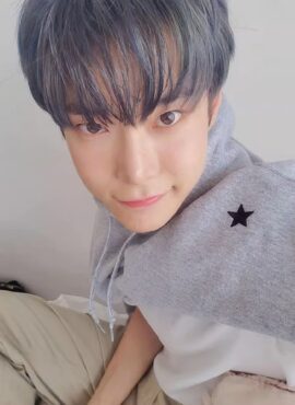 Grey Shoulder Stars Hoodie | Doyoung – NCT