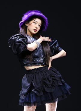Black Ruffled Tulle Mini Skirt | Wonyoung - IVE