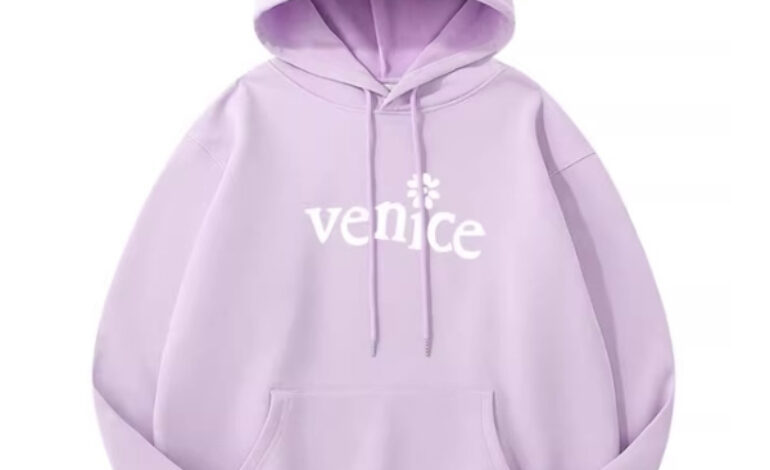 Lilac ‘Venice’ Print Hoodie | Hanni – NewJeans