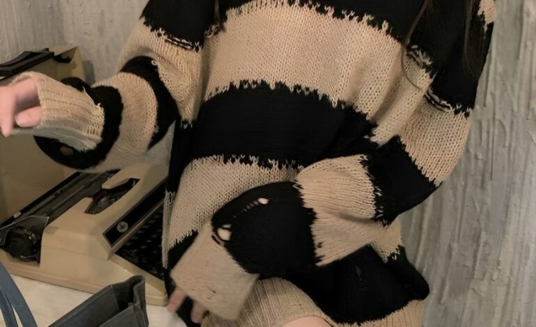 Beige Distressed Sweater With Stripe Pattern  | Jisoo – BlackPink