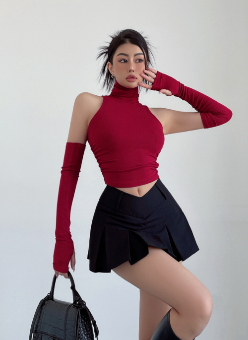 Red Turtleneck Top With Arm Sleeves | Siyeon - Dreamcatcher