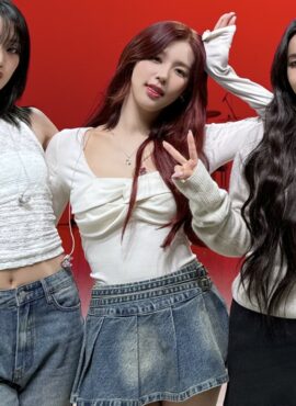 White Square Neck Long Sleeve Bow Top | Miyeon – (G)I-DLE