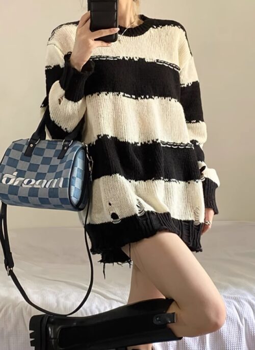 Beige Ragged Style Stripes Sweater | Jisoo - BlackPink