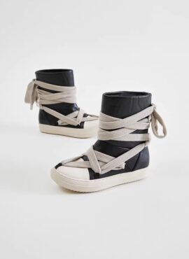 Black Shoe Lace Strapped Faux Leather Shoes | Eunchae - Le Sserafim