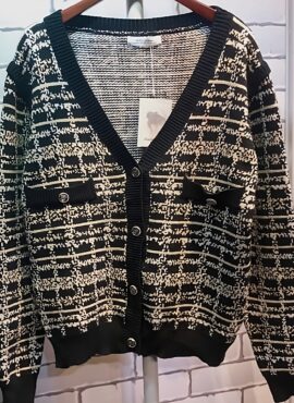 Black Plaid Knitted Button-Down V-Neck Cardigan | Jennie - BlackPink
