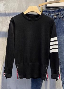 Black 4-Bar Buttoned Cuff Sweater | Jeongwoo - Treasure