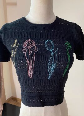 Black Flower Embroidery Hollowed T-Shirt | Wendy - Red Velvet