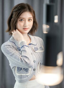 Blue Ribbon Pocket Crop Cardigan | Gaeul – IVE