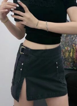 Black Side Slit Mini Skirt | Lisa – BlackPink