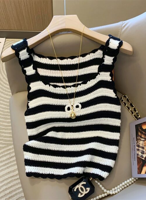 Black And White Stripes Knit Top | Danielle – NewJeans