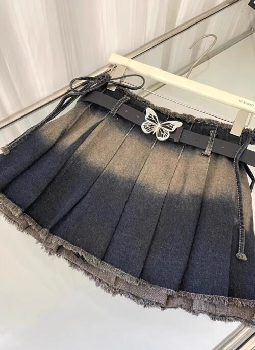 Black Gradient Washed Pleated Denim Skirt | Rei - IVE