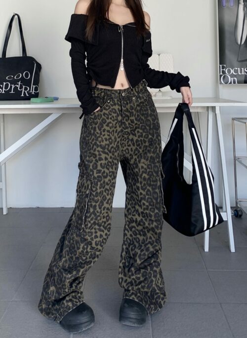 Brown Leopard Print Cargo Pants | Chaeryeong – ITZY
