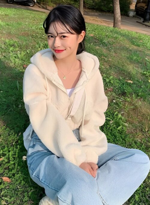 Creamy White Fleece Hooded Cropped Jacket | Wonyoung – IVE