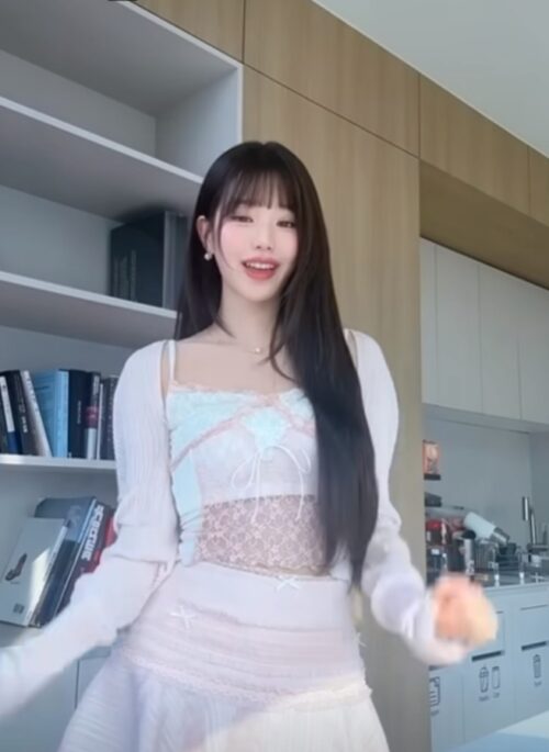 Pink Cropped Open Cardigan | Wonyoung - IVE