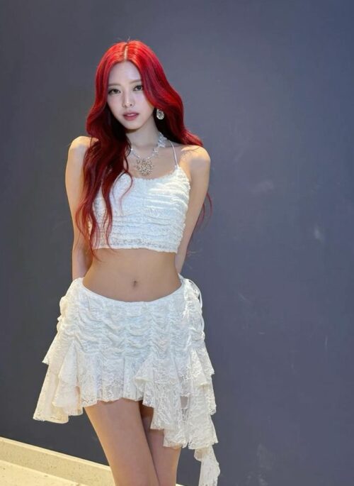 White Irregular Layered Lace Skirt | Yuna – ITZY