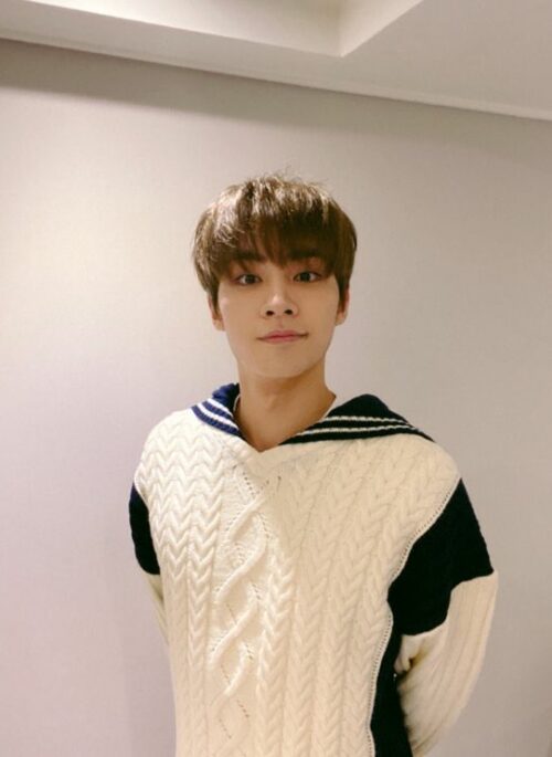White Sailor Collared Knit Sweater | Xiaojun – NCT