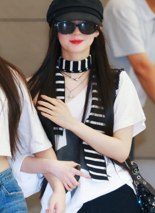 Black And White Stripes Scarf | Asa – BabyMonster