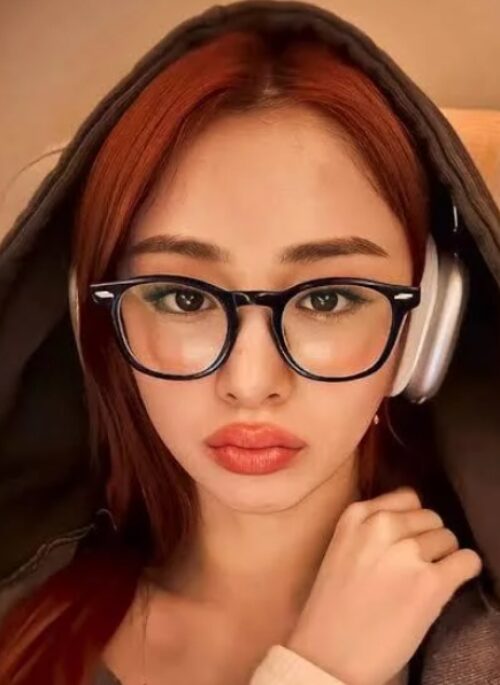 Black Framed Retro Glasses | Yunjin – Le Sserafim