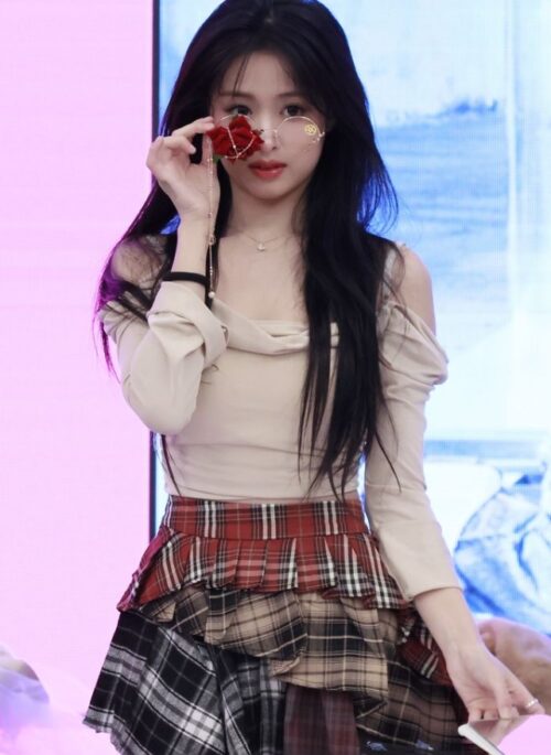 Multicolored Layered Plaid Skirt | Ahyeon – BabyMonster