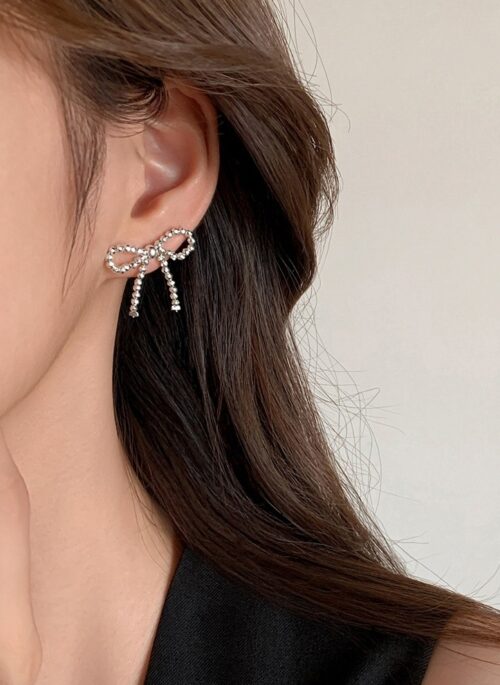 Silver Bowknot Beaded Earrings | Jisoo – BlackPink